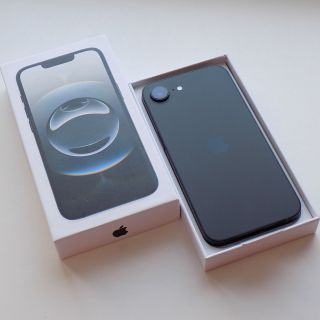 🔥 Neodolatelná cena. Krásný a odolný. Ohromná výdrž baterie. Až 26 hodin přehrávání videa. 48MP Fusion fotoaparát. 🔥 Apple...